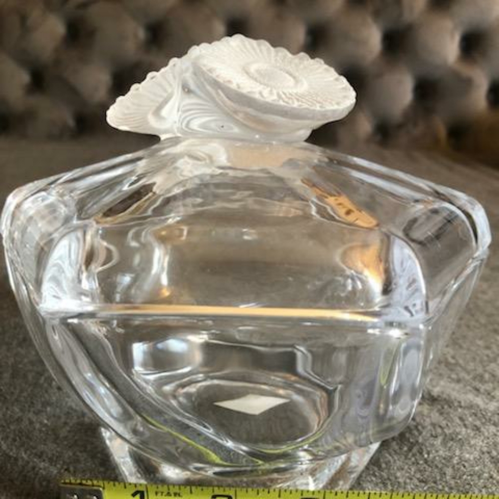 Shannon Crystal by Godinger Flora Crystal Covered Box - Dish